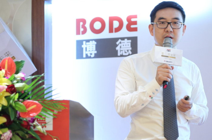 5妖精视频一区二区公司妖精视频黄版中心总经理魏继国，将妖精视频黄版中心的部门定位作了明确的阐述以及妖精视频黄版体系规划的说明.jpg