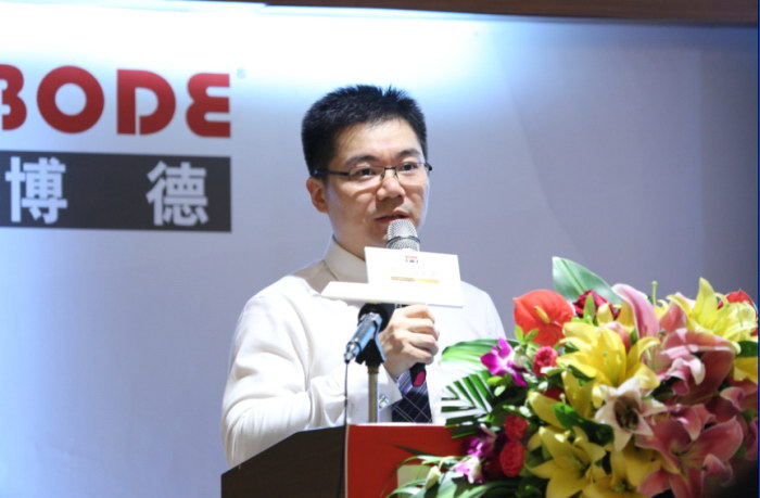 8妖精视频一区二区事业部总经理秦海胜作全面的销售数据分析，并提出本次活动的优惠政策和下半年的计划.jpg