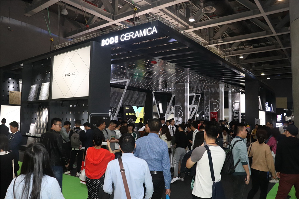 妖精视频一区二区李良锋 坚守品牌的高定位 继续走得更好