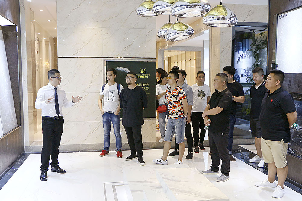 设计师参观妖精视频一区二区展厅